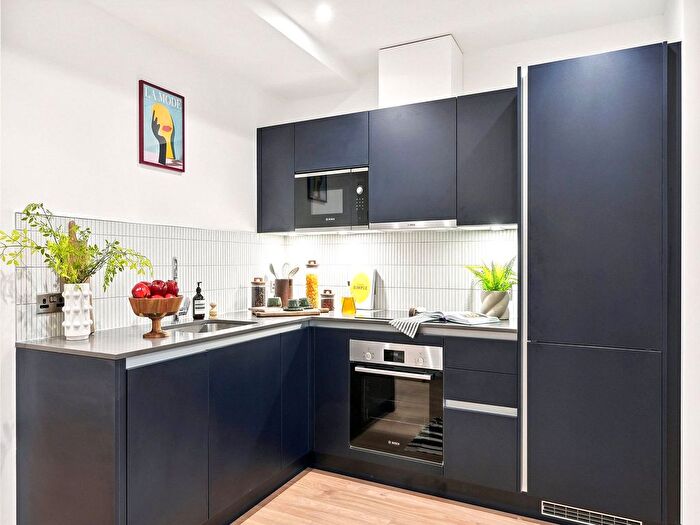 1 Bedroom Flat To Rent In Uncle Acton, Victoria Road, W3