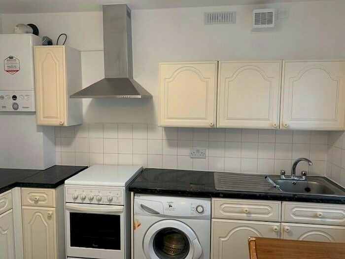 1 Bedroom Flat To Rent In Friern Barnet Road, Friern Barnet, N11