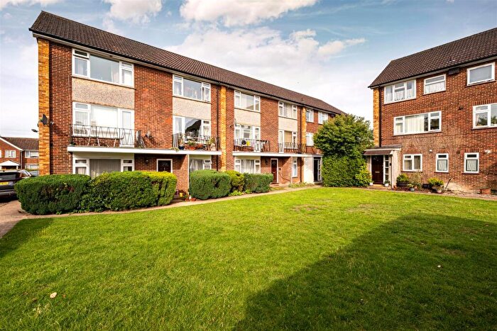 2 Bedroom Apartment To Rent In Marlow Road, High Wycombe, HP11