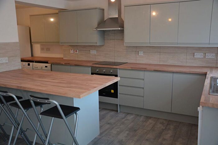 5 Bedroom Property To Rent In Watermill Close, B29