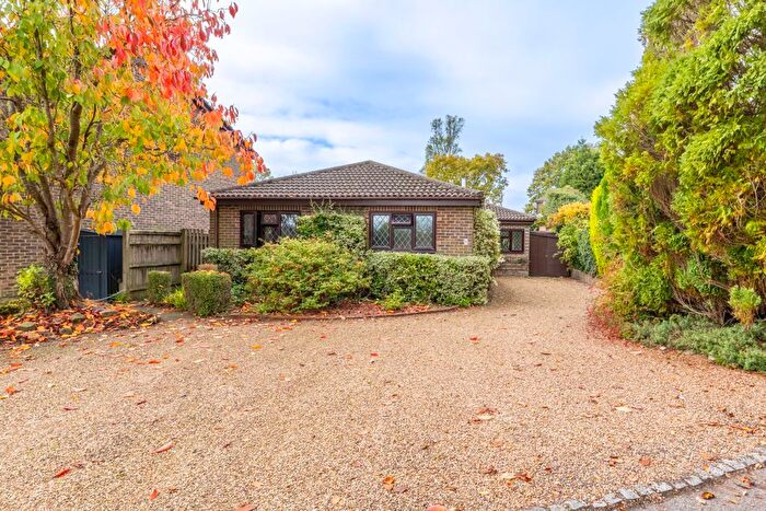 3 Bedroom Detached Bungalow For Sale In Oakwood Park, Nutley, TN22