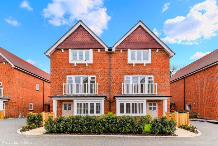 4 Bedroom Property To Rent In Cordes Grove, Ascot, SL5