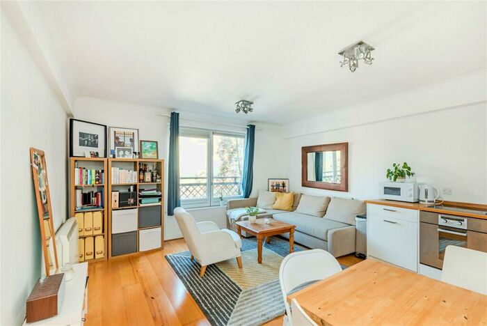 1 Bedroom Flat To Rent In Waterloo Gardens, Milner Square, N1