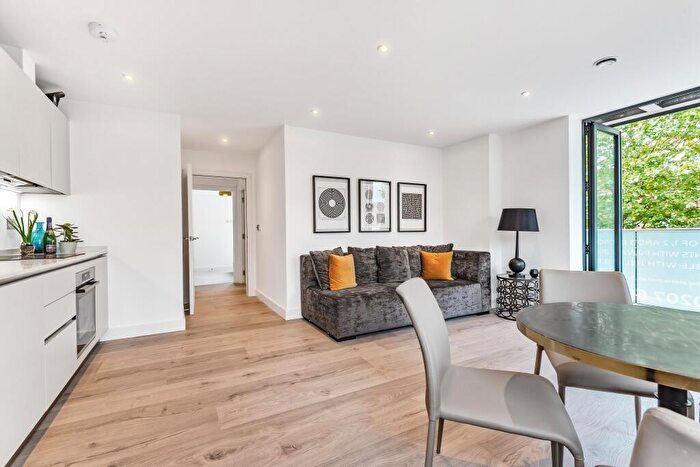 2 Bedroom Apartment To Rent In Curzon Crescent, London, NW10