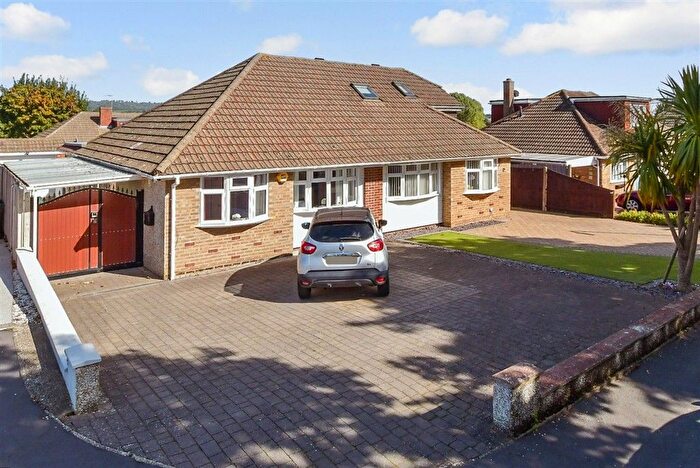 2 Bedroom Chalet For Sale In Flaxman Drive, Maidstone, Kent, ME16