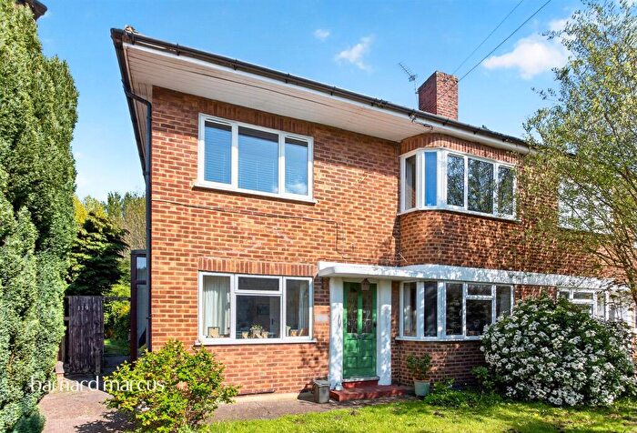 2 Bedroom Maisonette For Sale In Cheston Avenue, Croydon, CR0