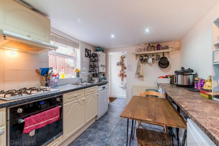 1 Bedroom Flat To Rent In Underhill Road, East Dulwich, London, SE22