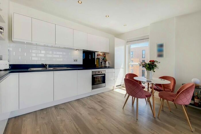 2 Bedroom Flat To Rent In Rowland Road, Tottenham, London, N17