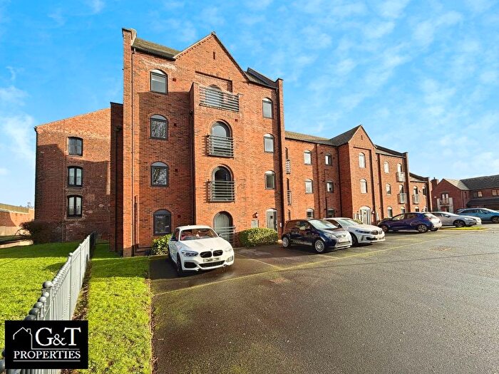 2 Bedroom Flat For Sale In Argyle Close, Stourbridge, DY8