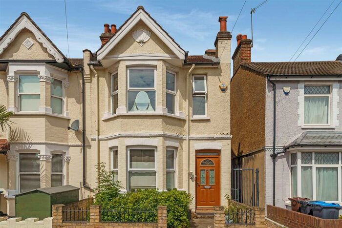 3 Bedroom House To Rent In Seaforth Avenue, Motspur Park, KT3