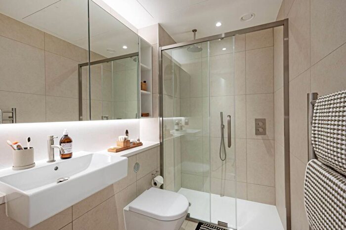 2 Bedroom Flat To Rent In New Drum Street, Aldgate, London, E1