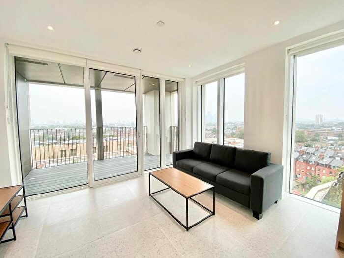 1 Bedroom Apartment To Rent In Bouchon Point, The Silk District, E1