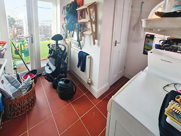 3 Bedroom Terraced House For Sale In Windsor Street, Milton Keynes, MK12