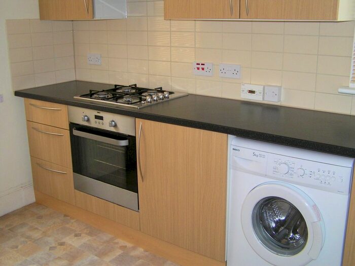 1 Bedroom Flat To Rent In The Park, Ealing, W5