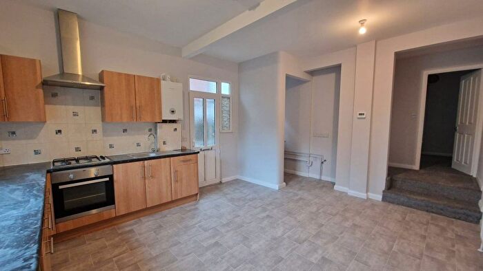 2 Bedroom Maisonette To Rent In Bushey Hall Road, Bushey, WD23