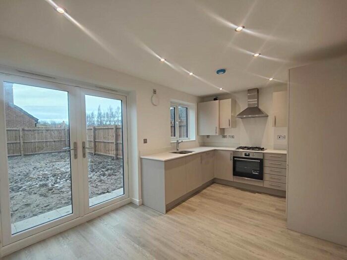 3 Bedroom Semi-Detached House To Rent In Meander Close, PR7