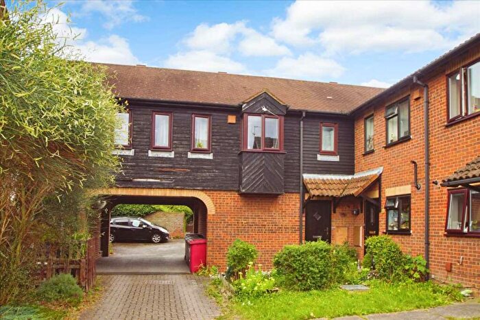 1 Bedroom Maisonette For Sale In Adam Close, Cippenham, SL1