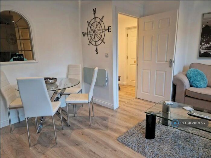 2 Bedroom Flat To Rent In The Dell, Southampton, SO15