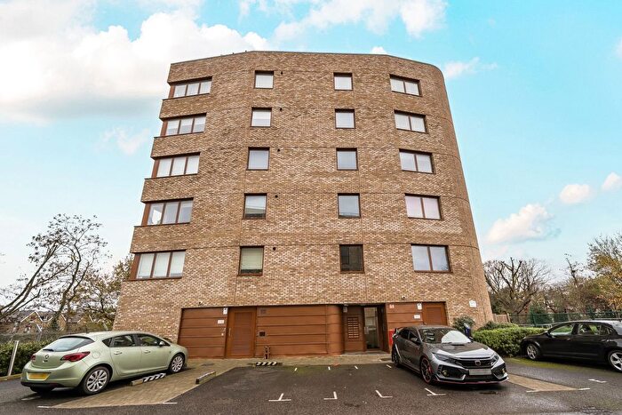 1 Bedroom Flat For Sale In Kenneth Way, London, W5