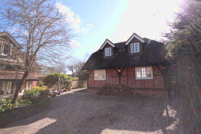 2 Bedroom Detached House To Rent In Catisfield Lane, Fareham, PO15