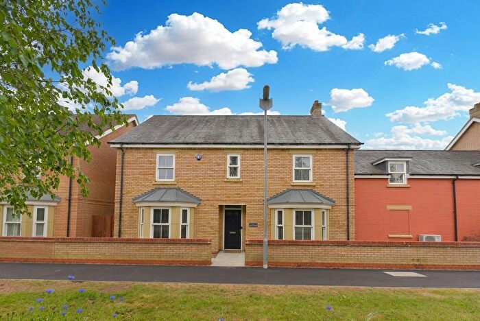 5 Bedroom Detached House For Sale In Devon Drive, Biggleswade, SG18