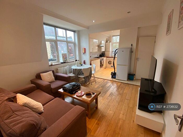 2 Bedroom Flat To Rent In Drake House, London, E1