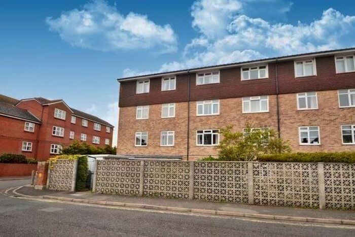 1 Bedroom Flat To Rent In Stavordale Road, Weymouth, DT4