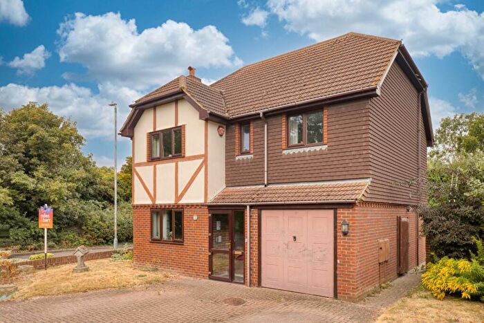 4 Bedroom Detached House For Sale In Bridleway Gardens, Broadstairs, Kent, CT10
