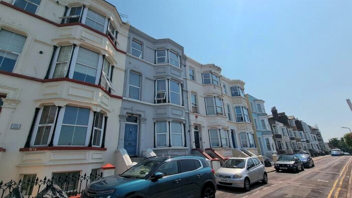2 Bedroom Flat To Rent In Grosvenor Place, Margate, CT9