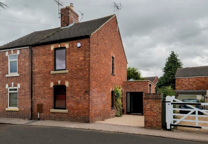 3 Bedroom Town House For Sale In Braunston Road, Oakham, LE15