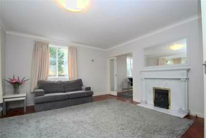 3 Bedroom Flat To Rent In Widmore Road, Bromley BR1