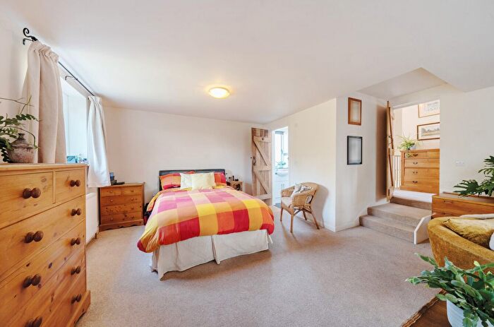 5 Bedroom Detached House For Sale In Cargate Terrace, Aldershot, Hampshire, GU11