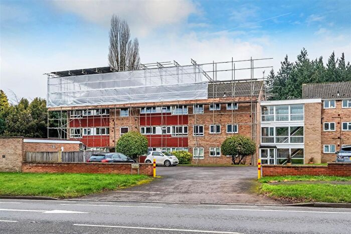 2 Bedroom Flat To Rent In East Hill, Oxted, RH8