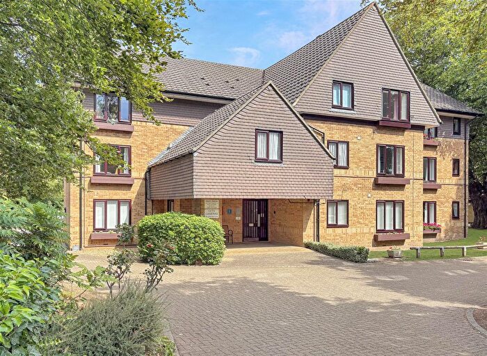 2 Bedroom Flat For Sale In Cherry Hinton Road, Cambridge, CB1