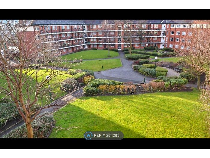 2 Bedroom Flat To Rent In Redmires Court, Salford, M5
