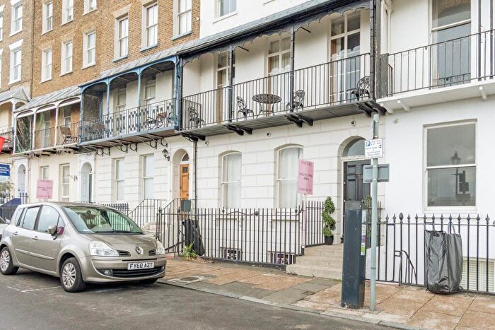 1 Bedroom Flat For Sale In Nelson Crescent, Ramsgate, CT11