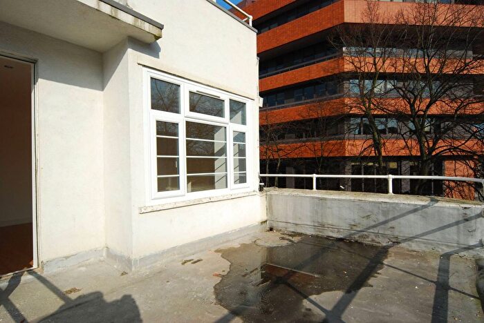 2 Bedroom Flat To Rent In Uxbridge Road, Ealing Broadway, London, W5