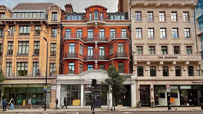 1 Bedroom Flat For Sale In Great Portland Street, London, W1W