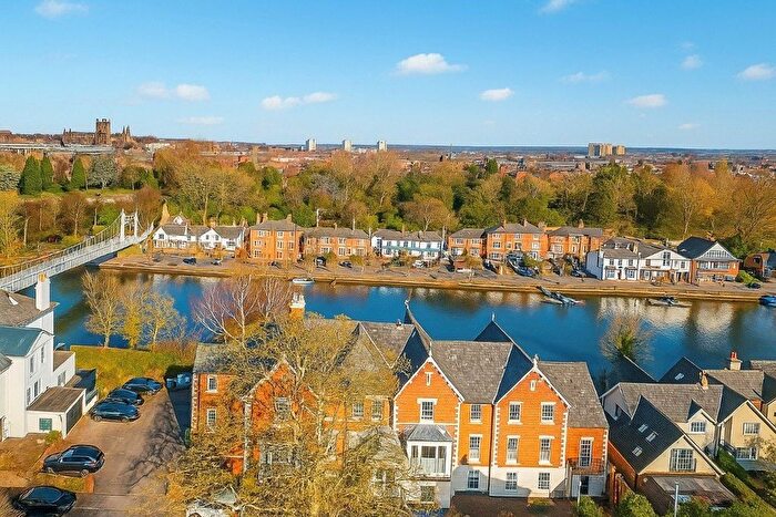 2 Bedroom Flat To Rent In Victoria Crescent, Chester, Cheshire, CH4