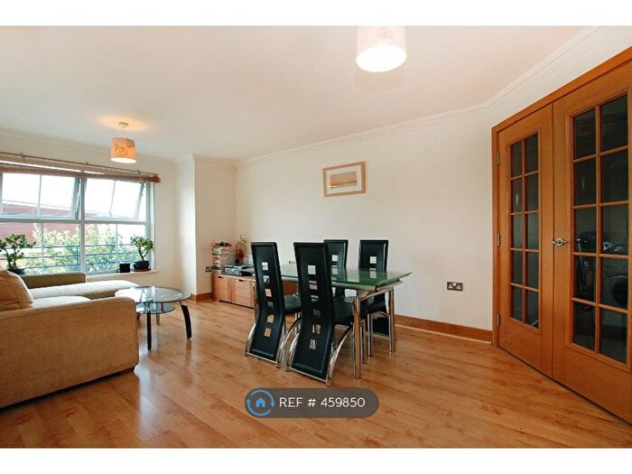 2 Bedroom Flat To Rent In Richmond Road, Kingston Upon Thames, KT2