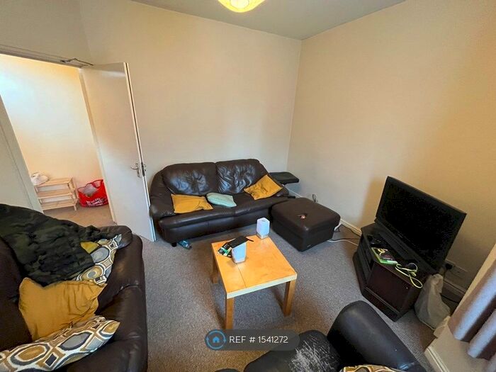 6 Bedroom Terraced House To Rent In Queens Road, Ashley Down, Bristol, BS7