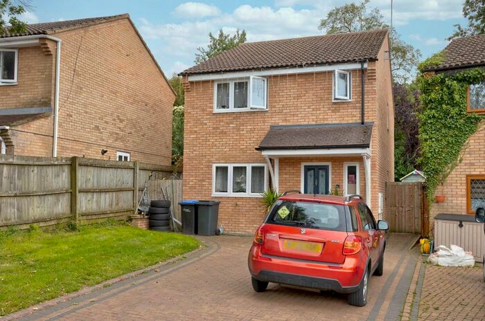 3 Bedroom Detached House To Rent In Hamsterly Park, Northampton NN3