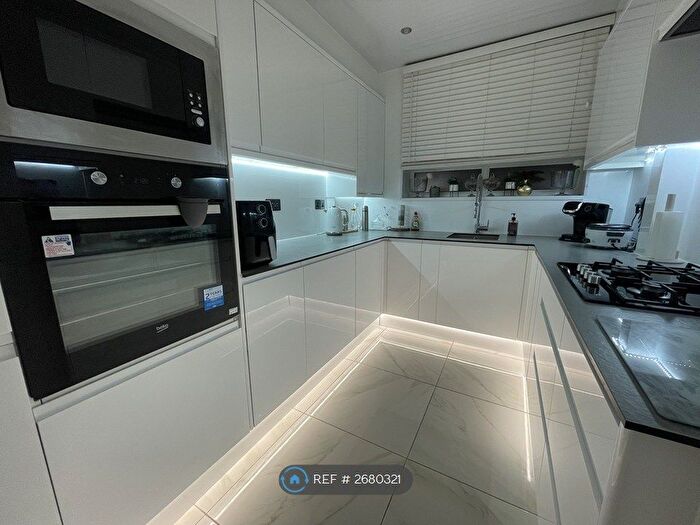 1 Bedroom Flat To Rent In Robert Sutton House, London, E1