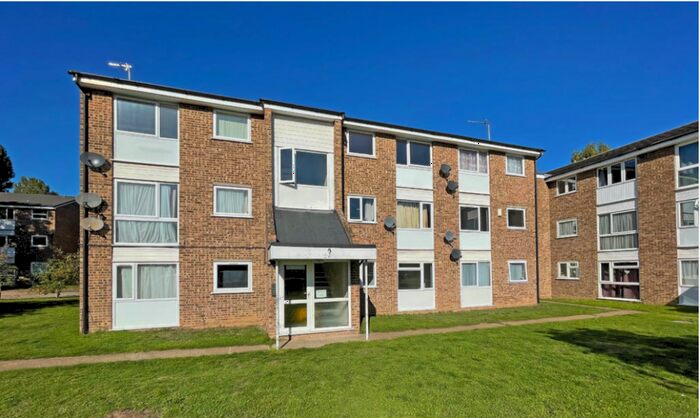 2 Bedroom Flat To Rent In Queen Mary Court, Queen Mary Avenue, Essex, RM18