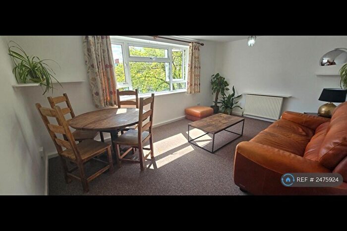 2 Bedroom Flat To Rent In Crown Hill, Brighton, BN2