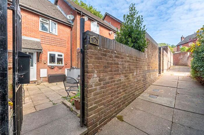 2 Bedroom Terraced House For Sale In Greenfield Drive, Ridgewood, TN22
