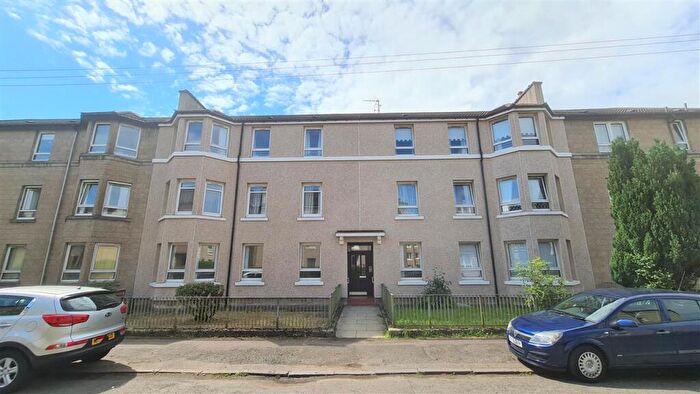 3 Bedroom Apartment To Rent In Salen Street, Craigton, Glasgow, G52