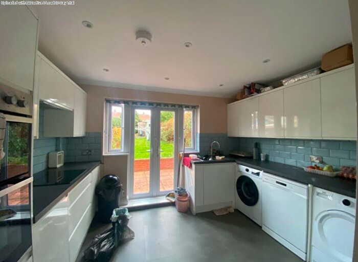 3 Bedroom Semi-Detached House To Rent In Ridgeway West, Sidcup, DA15