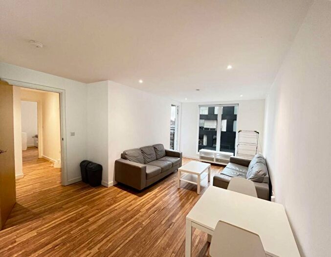 2 Bedroom Flat To Rent In The Exchange, Salford Quays, Manchester, M5