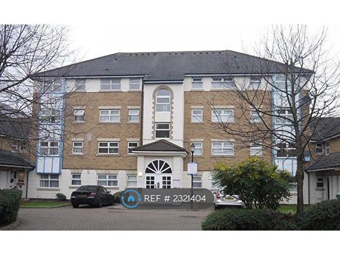 2 Bedroom Flat To Rent In Cuthberga Close, Barking, IG11